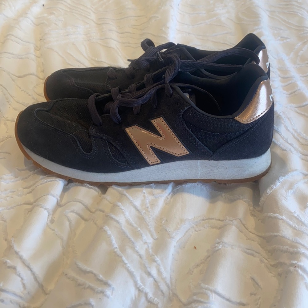 New balance shoes. Women’s Size 7. Navy and rose gold